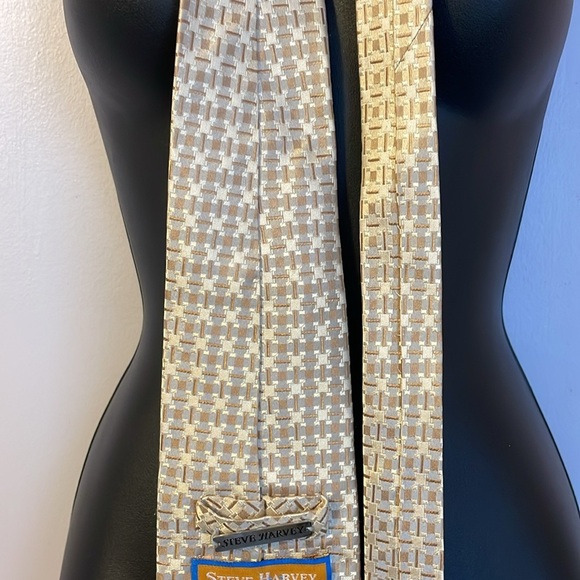 Steve Harvey Collection Gold Silver Tan Geometric Design Silk Handmade Necktie - Picture 10 of 13